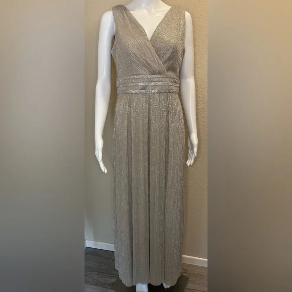 R&M Richards | Dresses | R M Richards Dress Gold And Silver With Jeweled Accent Size 6 | Poshmark R&M Richards | Dresses | R M Richards Dress Gold And Silver With Jeweled Accent Size 6 | Poshmark